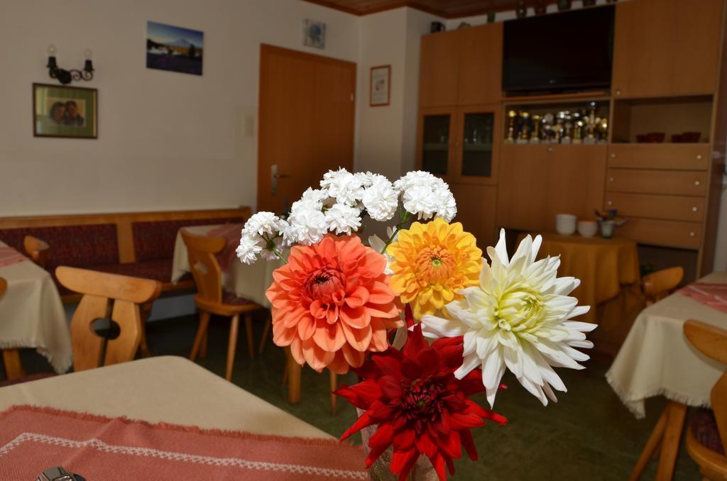 Hotel Haus Dachstein Schnitzer Eben Im Pongau Esterno foto