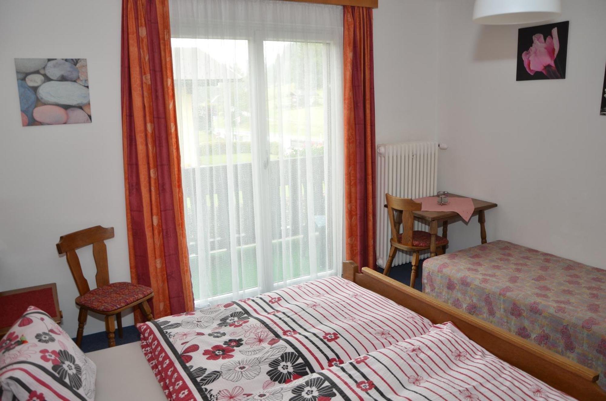 Hotel Haus Dachstein Schnitzer Eben Im Pongau Camera foto