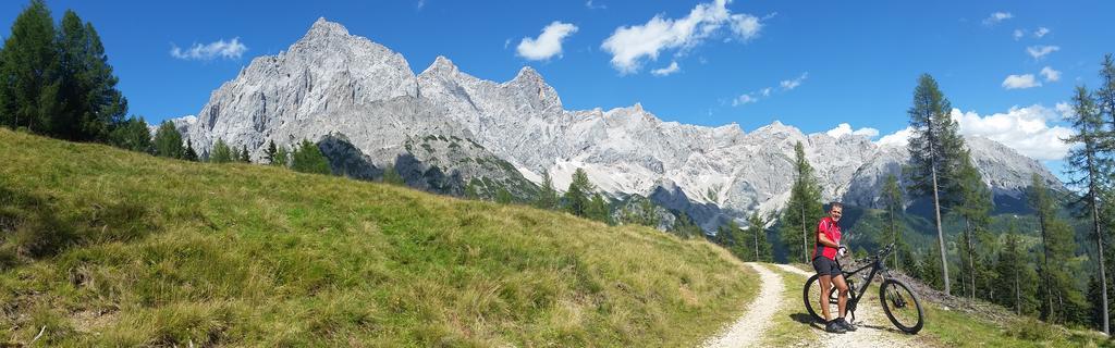 Hotel Haus Dachstein Schnitzer Eben Im Pongau Esterno foto